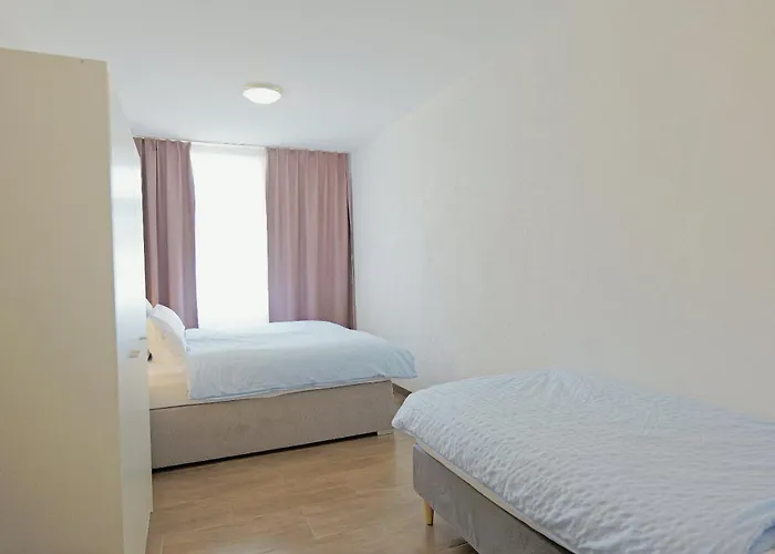 Spacious Family In *