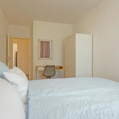 Spacious Family In Apartment