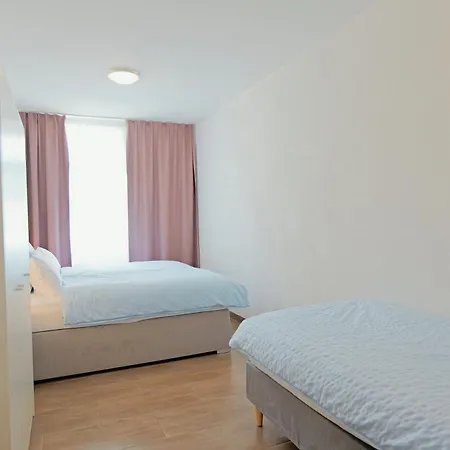 Spacious Family In Apartment *